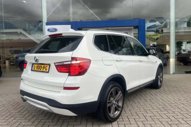 BMW X3 (2016) thumbnail 4