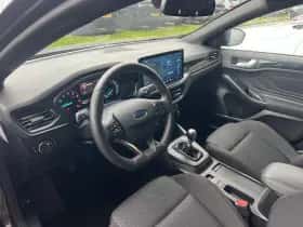 Ford Focus thumbnail 10