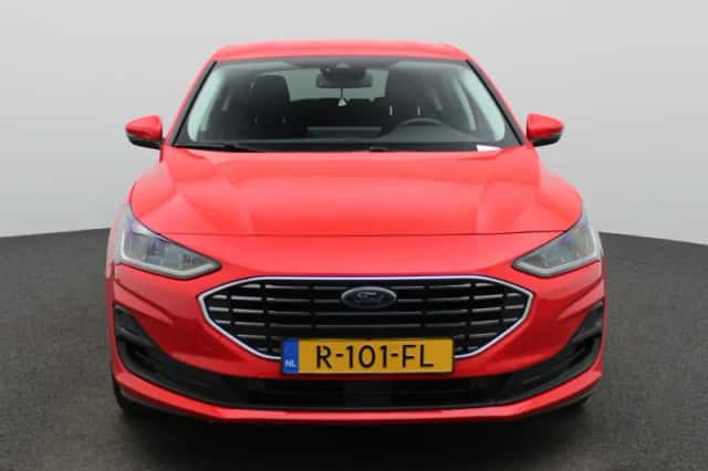 Ford Focus (2022) thumbnail 3
