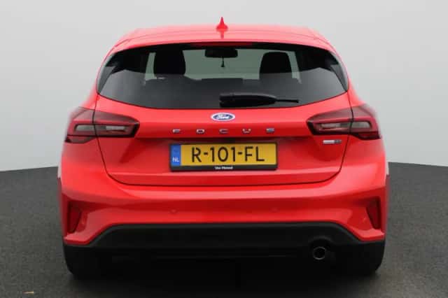 Ford Focus (2022) thumbnail 5