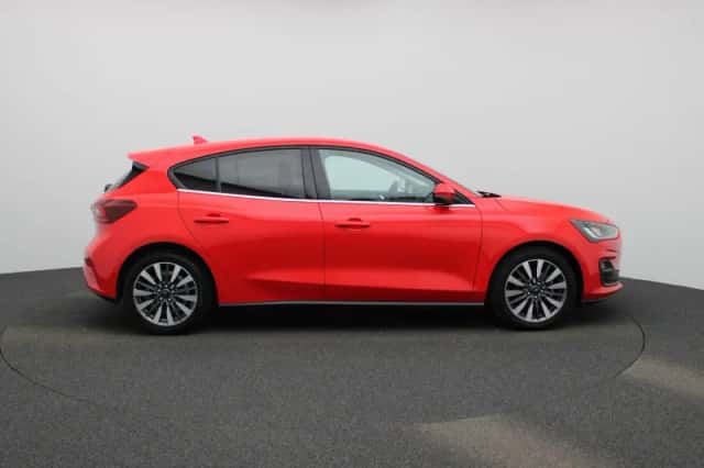 Ford Focus (2022) thumbnail 6
