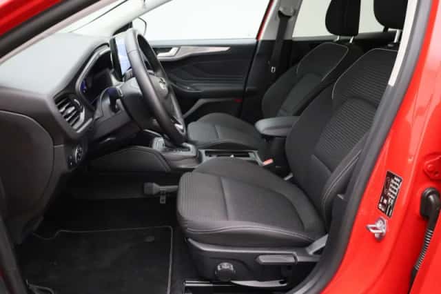 Ford Focus (2022) thumbnail 9
