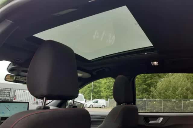Ford Kuga (2024) thumbnail 5