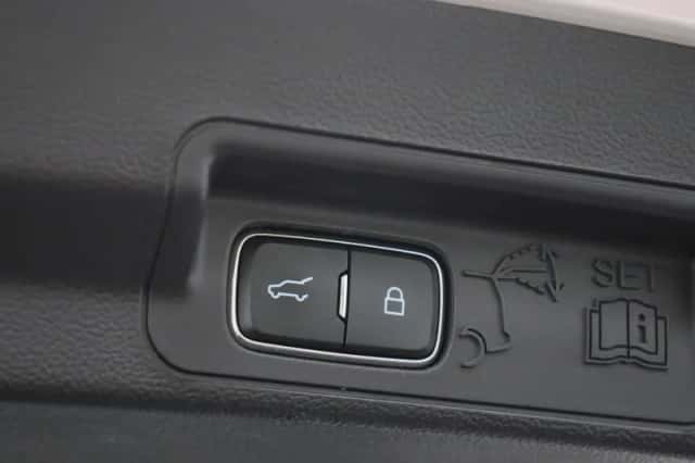 Ford Explorer (2023) thumbnail 17