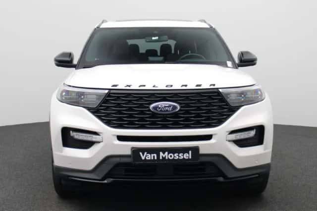 Ford Explorer (2023) thumbnail 4