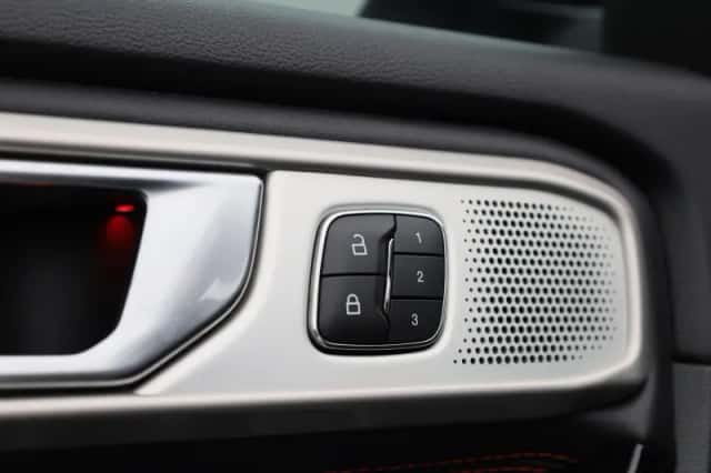 Ford Explorer (2023) thumbnail 38