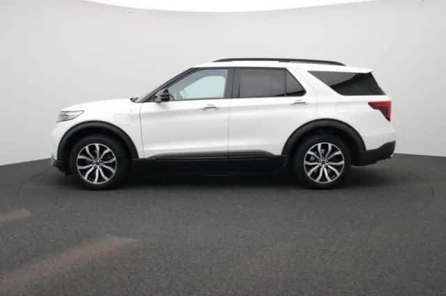 Ford Explorer (2023) thumbnail 5