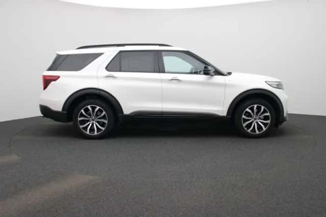 Ford Explorer (2023) thumbnail 7