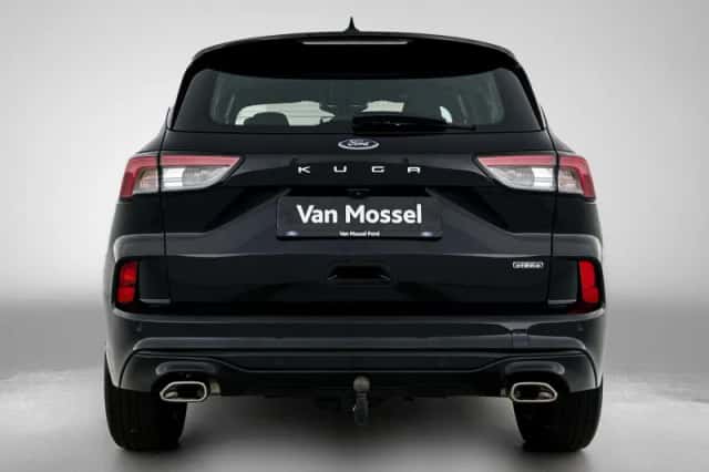 Ford Kuga (2021) thumbnail 3
