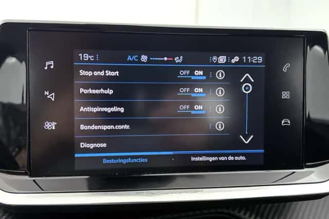 Peugeot 2008 (2022) thumbnail 11