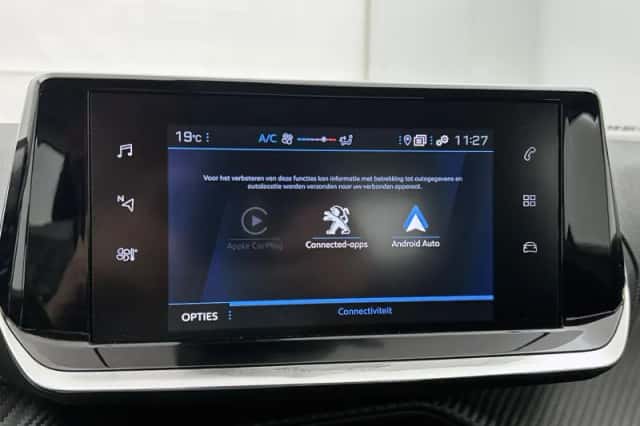 Peugeot 2008 (2022) thumbnail 18