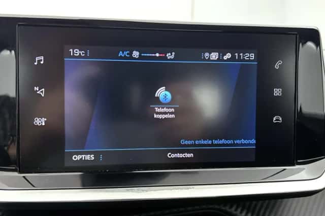 Peugeot 2008 (2022) thumbnail 10