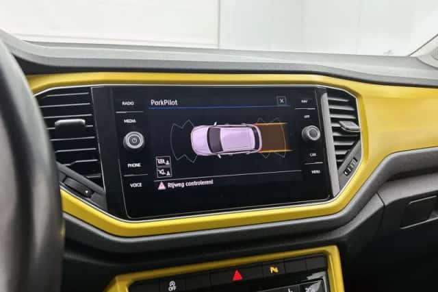 Volkswagen T-Roc (2018) thumbnail 15