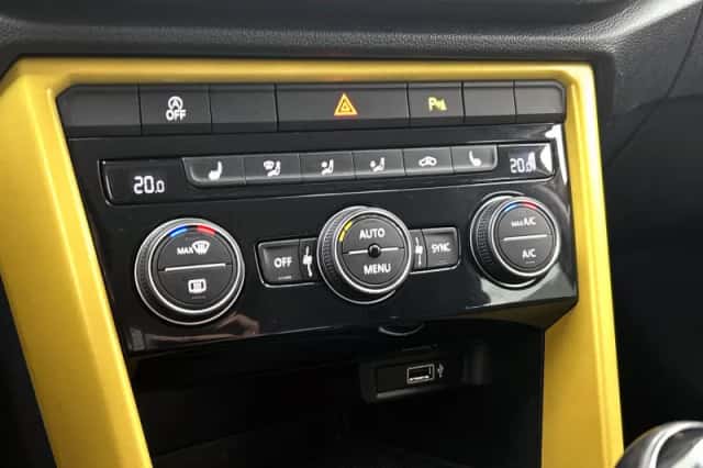 Volkswagen T-Roc (2018) thumbnail 18