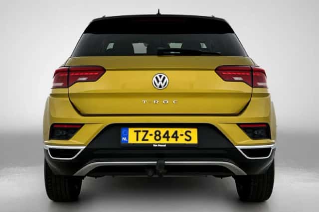 Volkswagen T-Roc (2018) thumbnail 3