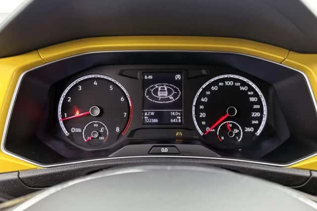 Volkswagen T-Roc (2018) thumbnail 23