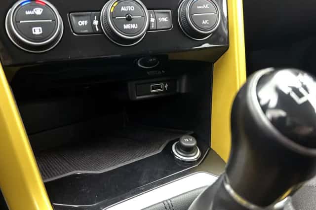 Volkswagen T-Roc (2018) thumbnail 36