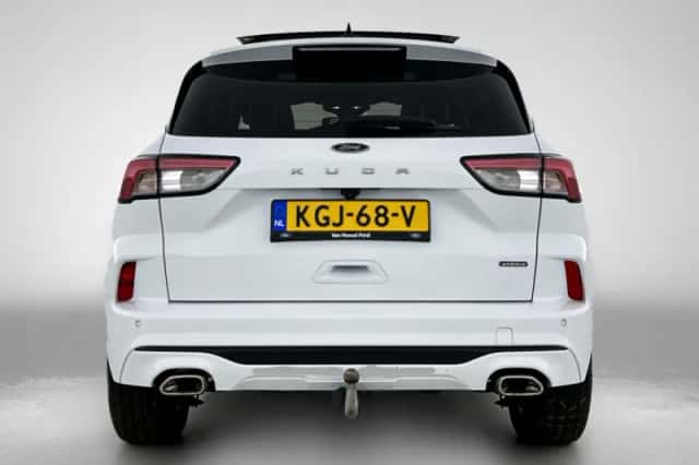 Ford Kuga (2022) thumbnail 3