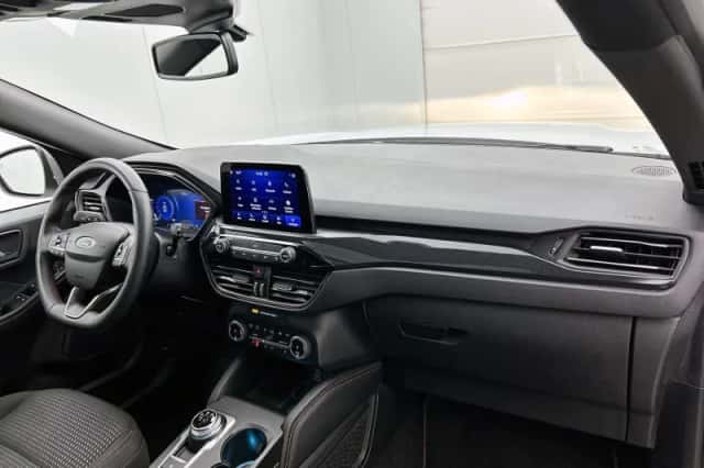 Ford Kuga (2022) thumbnail 21