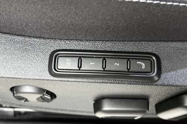Ford Explorer (2026) thumbnail 8