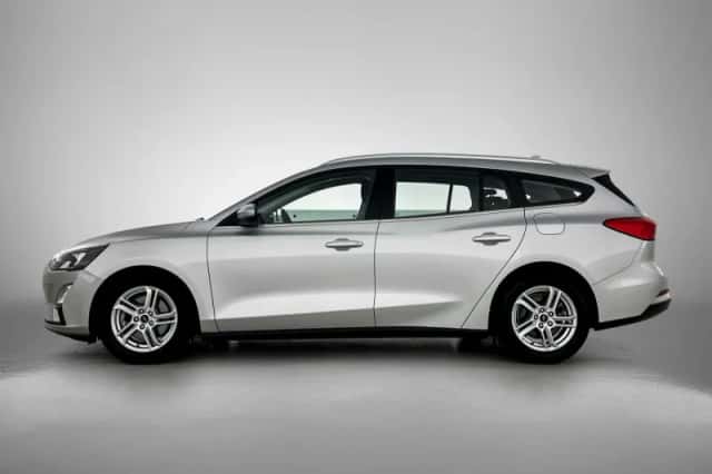 Ford Focus (2022) thumbnail 2
