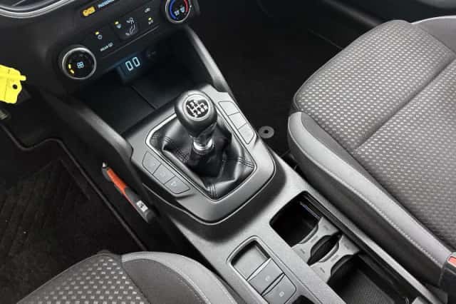 Ford Focus (2022) thumbnail 13