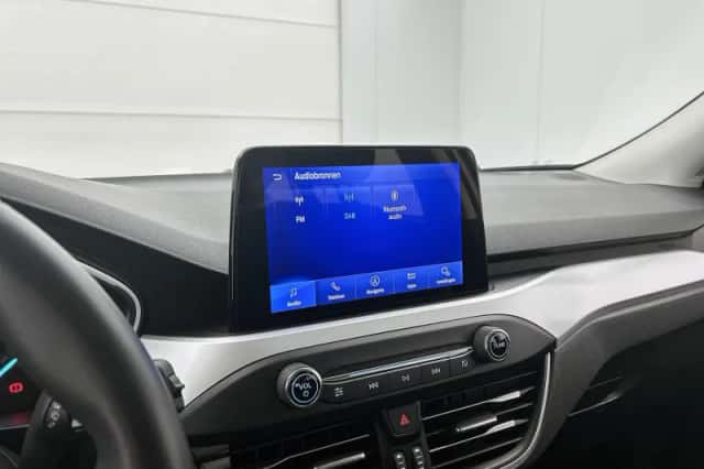 Ford Focus (2022) thumbnail 16