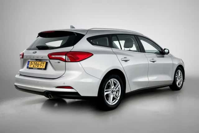 Ford Focus (2022) thumbnail 4