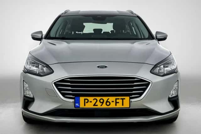 Ford Focus (2022) thumbnail 5