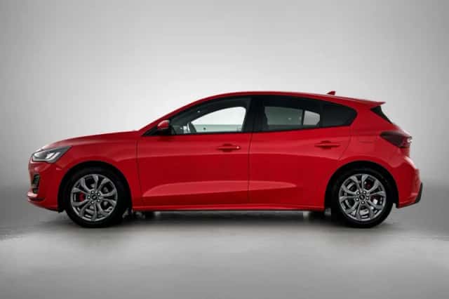 Ford Focus (2023) thumbnail 2