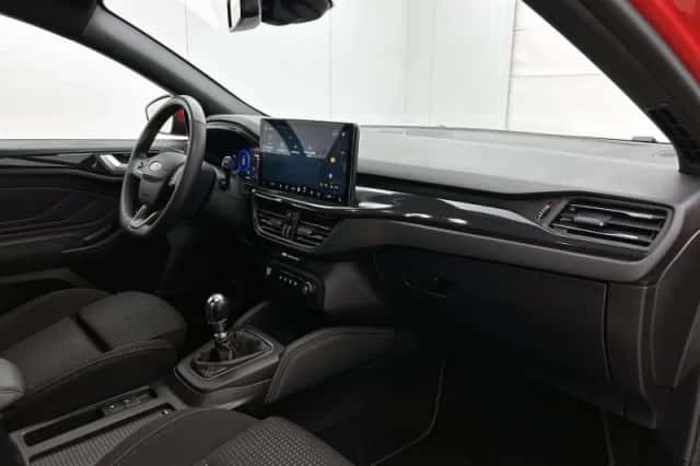 Ford Focus (2023) thumbnail 17