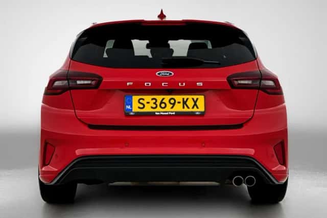 Ford Focus (2023) thumbnail 3