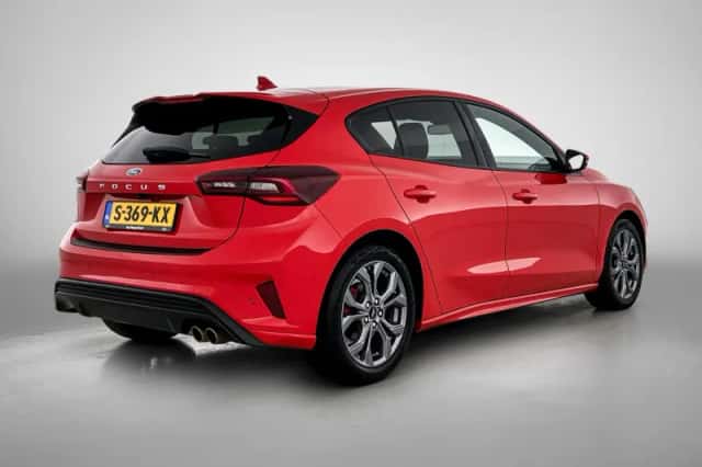 Ford Focus (2023) thumbnail 4