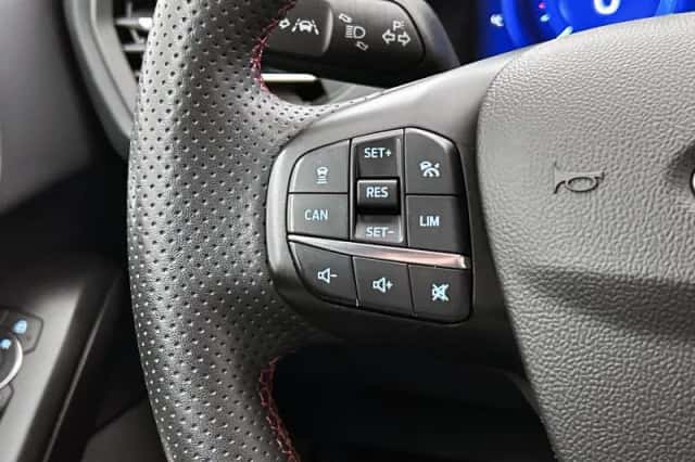 Ford Focus (2023) thumbnail 6