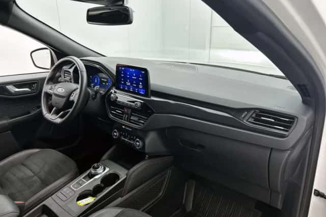 Ford Kuga (2021) thumbnail 23