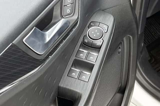 Ford Kuga (2021) thumbnail 35