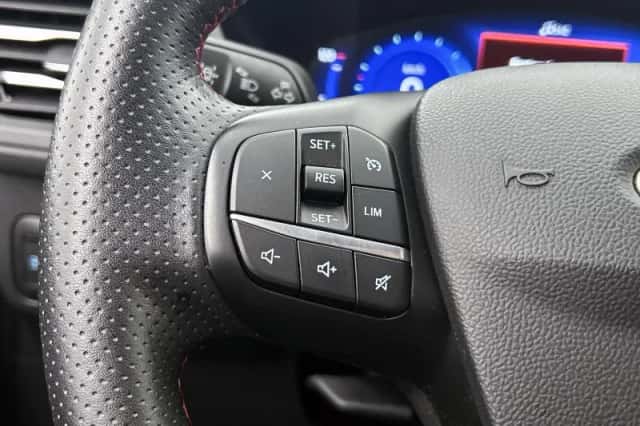 Ford Kuga (2021) thumbnail 6