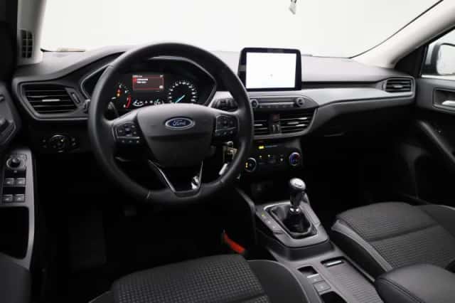 Ford Focus (2023) thumbnail 2