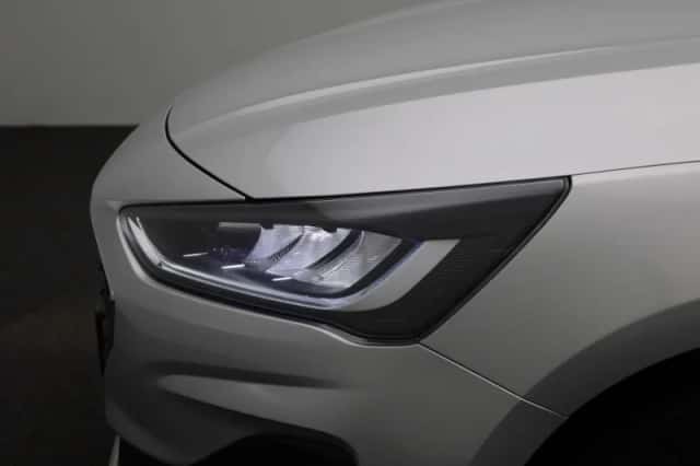Ford Focus (2023) thumbnail 12