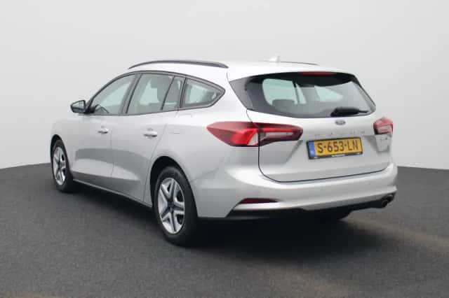 Ford Focus (2023) thumbnail 3