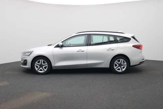 Ford Focus (2023) thumbnail 5
