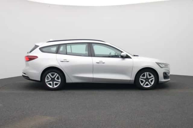 Ford Focus (2023) thumbnail 7