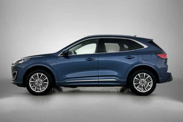 Ford Kuga (2022) thumbnail 2