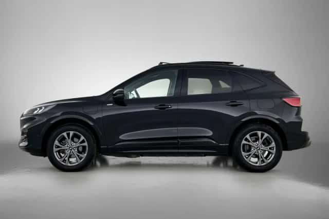 Ford Kuga (2023) thumbnail 2