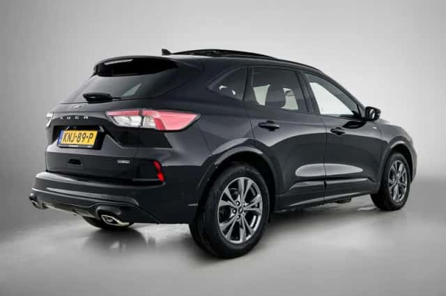 Ford Kuga (2023) thumbnail 4