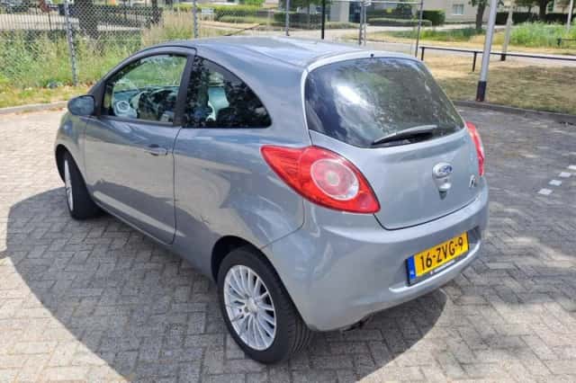 Ford Ka (2011) thumbnail 3