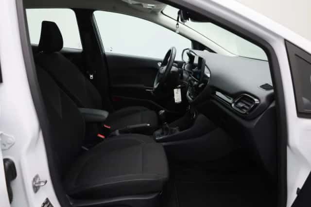 Ford Fiesta (2023) thumbnail 32