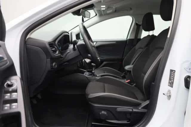 Ford Focus (2022) thumbnail 11