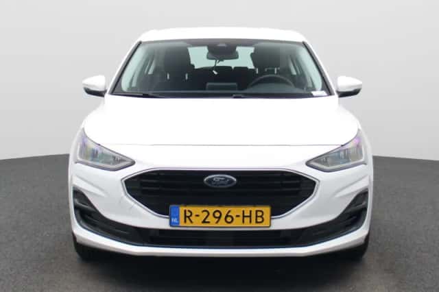 Ford Focus (2022) thumbnail 3
