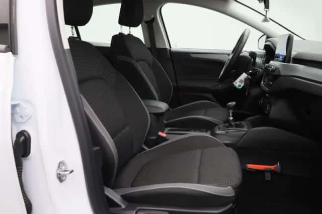 Ford Focus (2022) thumbnail 26